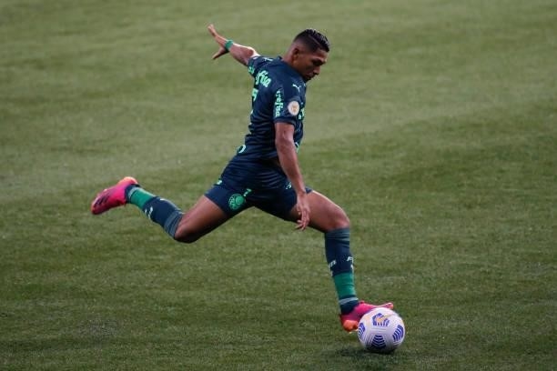 Rony of Palmeiras controls the ball during a match between Palmeiras and Chapecoense as part of Brasileirao 2021 at Allianz Parque on June 06, 2021...