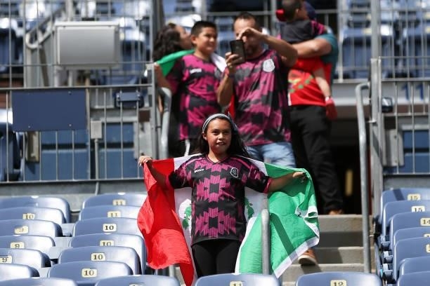 Young fan girl of Mexico and her family attends the CONCACAF Nations League Championship third place match between Honduras and Costa Rica at Empower...