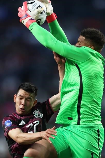 Hirving Lozano of Mexico and goalkepper of United States Zackary Thomas Steffen fight the ball during the CONCACAF Nations League Championship Final...