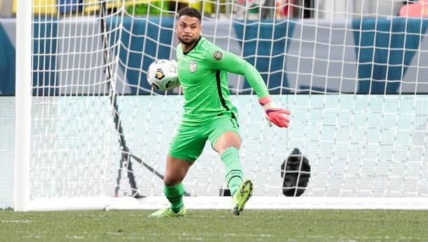 Zack Steffen of the United States throws the ball to an open man during the CONCACAF Nations League Championship Final between the United States and...