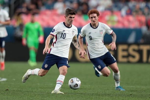 Christian Pulisic of the United States moves with the ball during the CONCACAF Nations League Championship Final between the United States and Mexico...