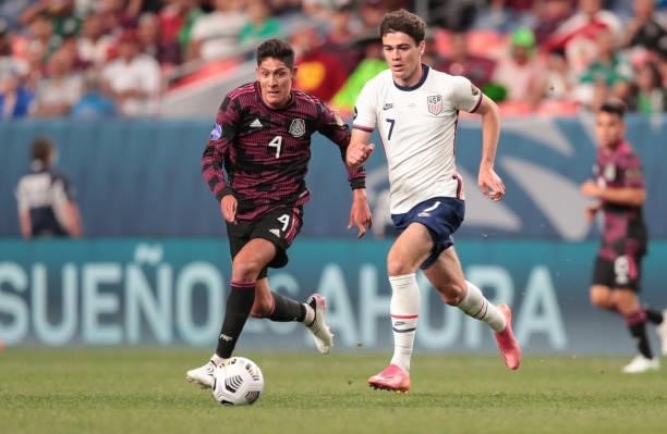 Giovanni Reyna of the United States dribbles with the ball during the CONCACAF Nations League Championship Final between the United States and Mexico...