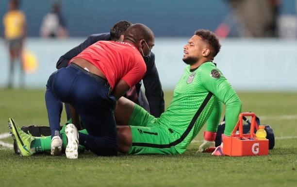 Zack Steffen of the United States grimaces in pain during the CONCACAF Nations League Championship Final between the United States and Mexico at...