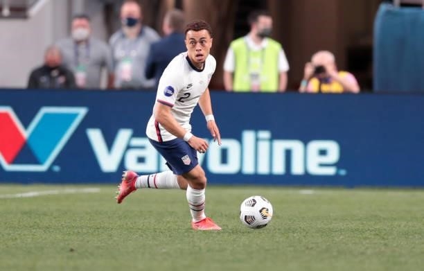Sergino Dest of the United States moves with the ball during the CONCACAF Nations League Championship Final between the United States and Mexico at...