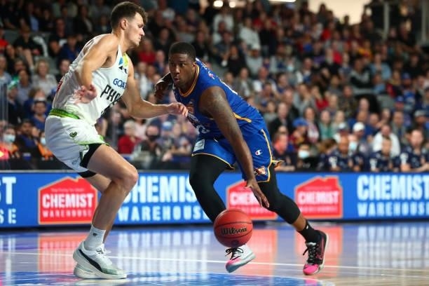 Lamar Patterson of the Bullets drives to the basket during the round 21 NBL match between the Brisbane Bullets and the South East Melbourne Phoenix...