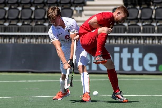 Tom Boon of Belgium and Georgii Arusiia of Russia during the Euro Hockey Championships match between Belgium and Russia at Wagener Stadion on June 8,...