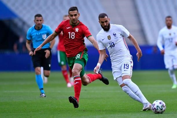 Karim Benzama of France runs with the ball during the international friendly match between France and Bulgaria at Stade de France on June 08, 2021 in...