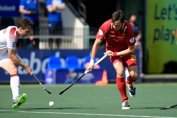 Marc Miralles of Spain during the Euro Hockey Championships match between Spanje and Engeland at Wagener Stadion on June 8, 2021 in Amstelveen,...