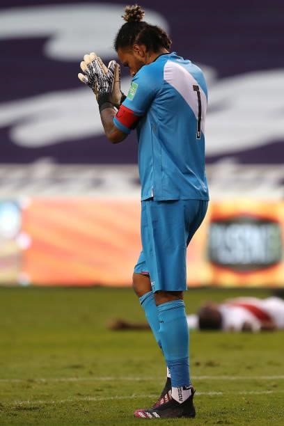 Pedro Gallese of Peru reacts during a match between Ecuador and Peru as part of South American Qualifiers for Qatar 2022 at Rodrigo Paz Delgado...