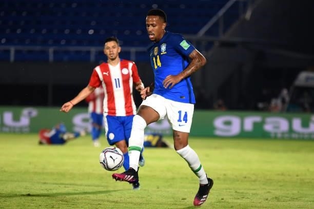 Eder Militão of Brazil controls the ball during a match between Paraguay and Brazil as part of South American Qualifier for Qatar 2022 at Estadio...