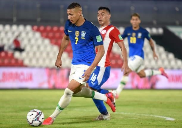 Richarlison of Brazil controls the ball during a match between Paraguay and Brazil as part of South American Qualifier for Qatar 2022 at Estadio...