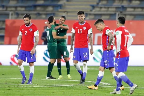 Players of Chile look dejected after a match between Chile and Bolivia as part of South American Qualifiers for Qatar 2022 at Estadio San Carlos de...