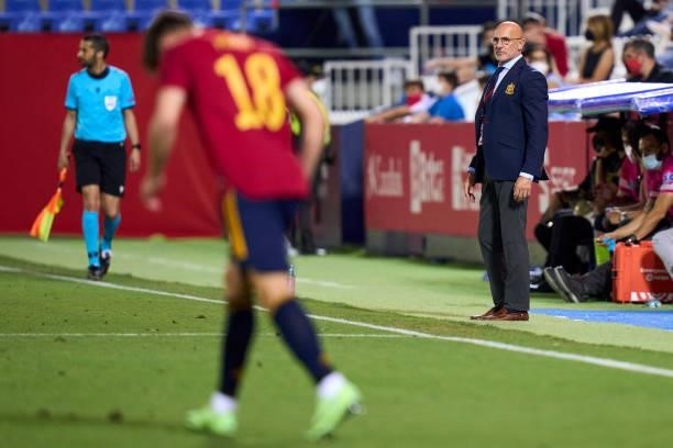 Luis de la Fuente head coach of Spain U21 looks on during the international friendly match between Spain U21 and Lithuania at Estadio Municipal de...