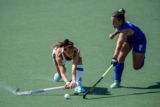 Selin Oruz of Germany and Pilar De Biase of Italy during the Euro Hockey Championships match between Germany and Italy at Wagener Stadion on June 9,...