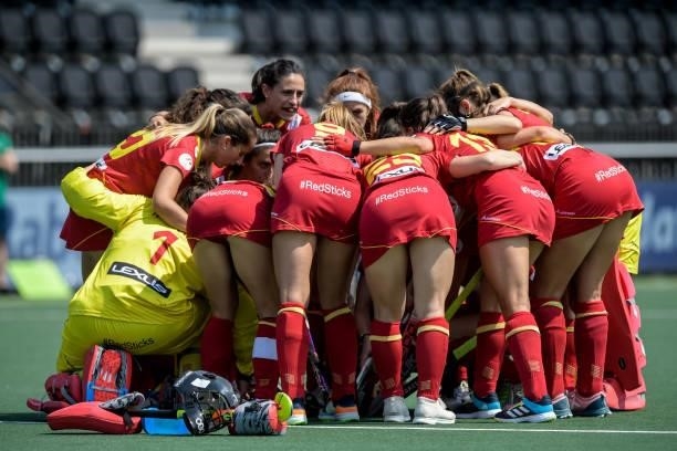 Players of Spain form a huddle during the Euro Hockey Championships match between Ireland and Spain at Wagener Stadion on June 9, 2021 in Amstelveen,...