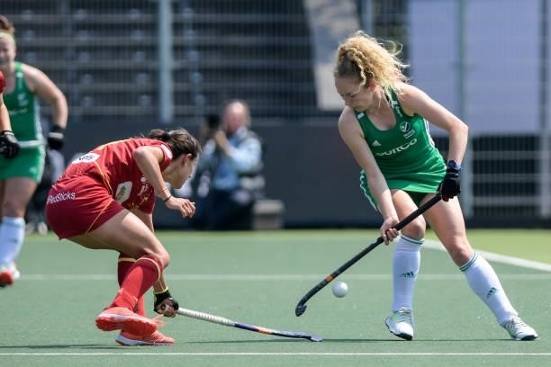Beatriz Perez of Spain and Michelle Carey of Ireland during the Euro Hockey Championships match between Ireland and Spain at Wagener Stadion on June...