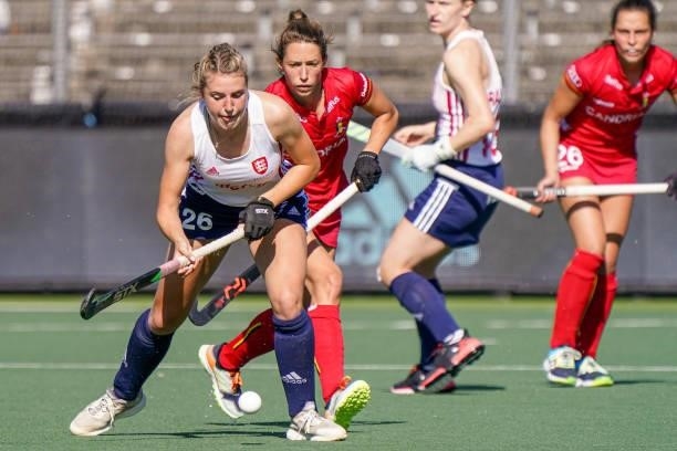 Lily Owsley of England, Barbara Nelen of Belgium during the Euro Hockey Championships match between Belgium and England at Wagener Stadion on June 9,...