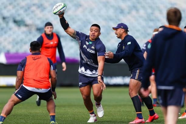 Alan Alaalatoa in action during an ACT Brumbies Super Rugby Trans-Tasman captain's run at GIO Stadium on June 10, 2021 in Canberra, Australia.
