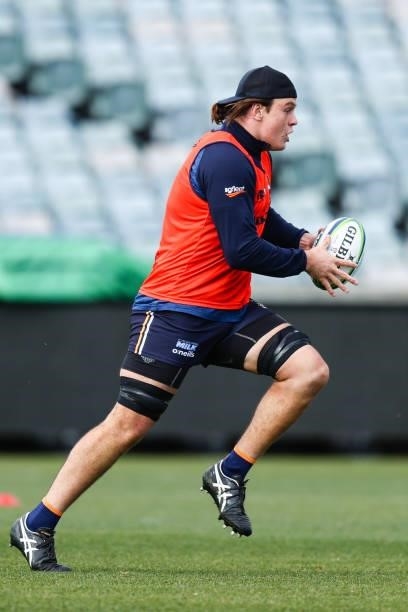Tom Hooper in action during an ACT Brumbies Super Rugby Trans-Tasman captain's run at GIO Stadium on June 10, 2021 in Canberra, Australia.