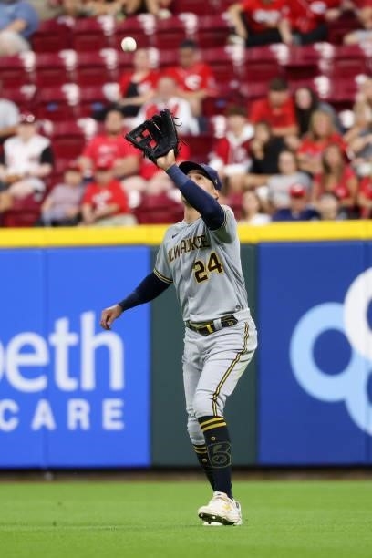 Avisail Garcia of the Milwaukee Brewers catches a fly ball in the fifth inning against the Cincinnati Reds at Great American Ball Park on June 09,...
