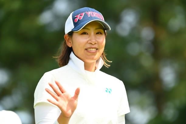 Maiko Wakabayashi of Japan waves on the 5th hole during the second round of the Ai Miyazato Suntory Ladies Open at Rokko Kokusai Golf Club on June...