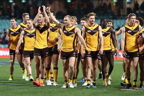 Hawks players thank fans after winning the round 13 AFL match between the Sydney Swans and the Hawthorn Hawks at Sydney Cricket Ground on June 11,...