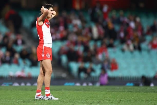 Sam Wicks of the Swans reacts after losing the round 13 AFL match between the Sydney Swans and the Hawthorn Hawks at Sydney Cricket Ground on June...