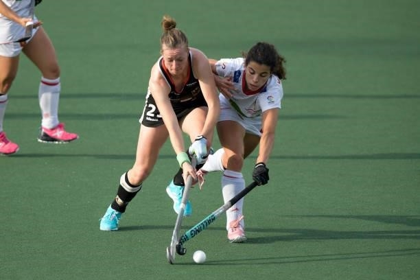 Franzisca Hauke of Germany, Laura Barrios Navarro of Spain during the Euro Hockey Championships match between Duitsland and Spanje at Wagener Stadion...
