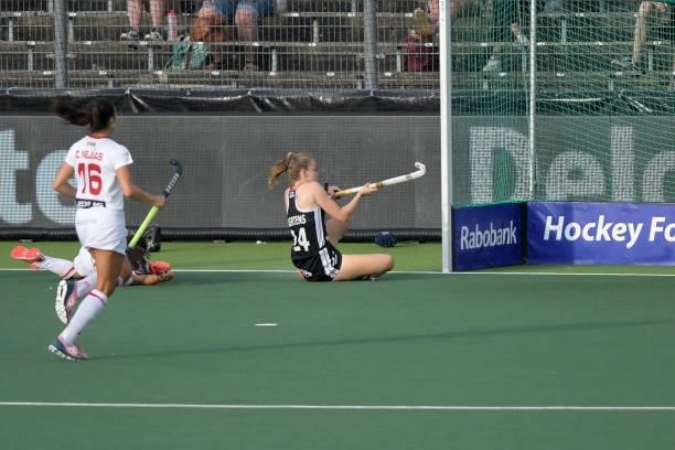 Pia Maertens of Germany scores third Germany goal during the Euro Hockey Championships match between Duitsland and Spanje at Wagener Stadion on June...
