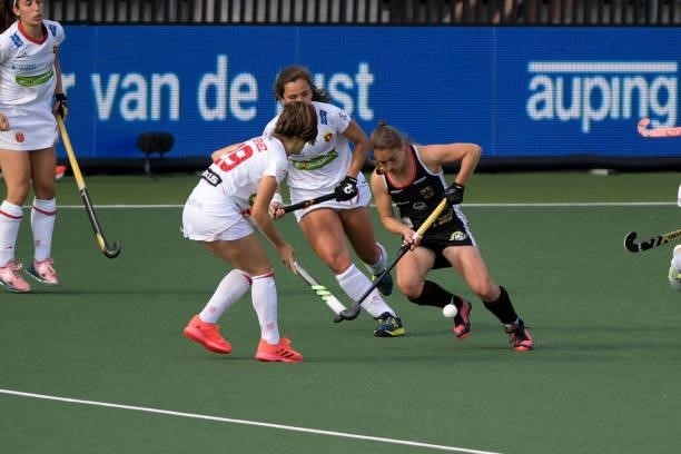Lisa Altenburg of Germany during the Euro Hockey Championships match between Duitsland and Spanje at Wagener Stadion on June 11, 2021 in Amstelveen,...