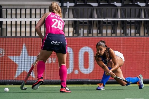 Robyn Collins of Scotland and Agueda Moroni of Italy during the Euro Hockey Championships match between Scotland and Italy at Wagener Stadion on June...