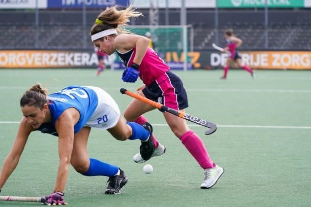 Louise Campbell of Scotland and Constanza Aguirre of Italy during the Euro Hockey Championships match between Scotland and Italy at Wagener Stadion...