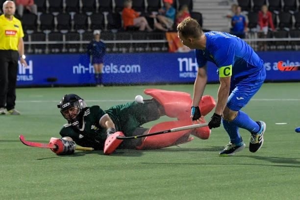 James Fortnam of Wales, Marat Khairullin of Russia during the Euro Hockey Championships Men match between Wales and Russia at Wagener Stadion on June...