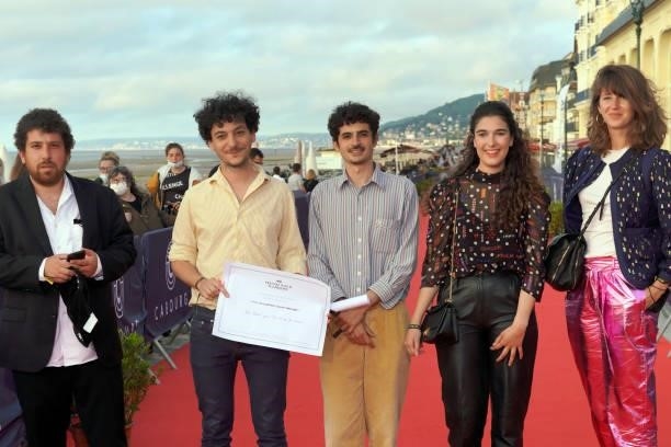 Thomas Blumenthal, Noé Debré, guest, Inas Chanti and Manon Kneusé pose with their "Best Short Film