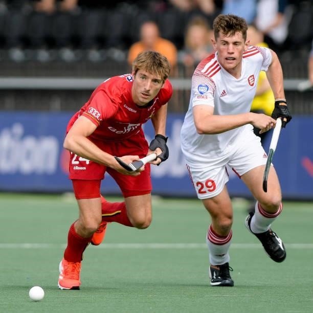 Antoine Kina of Belgium, Thomas Sorsby of England during the Euro Hockey Championships Men match between England and Belgium at Wagener Stadion on...