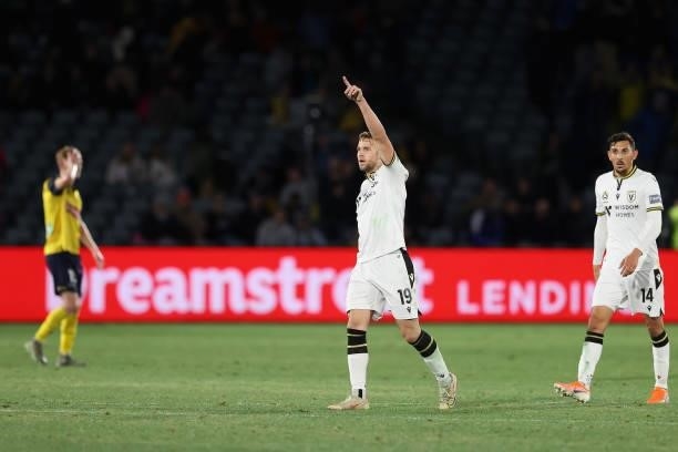 Michael Ruhs of Macarthur celebrates his goal during the A-League Elimination Final match between Central Coast Mariners and Macarthur FC at Central...