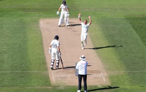 New Zealand bowler Neil Wagner appeals for the wicket of England batsman Dan Lawrence which is given after review during day three of the second LV=...