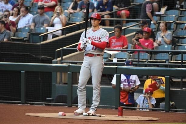 Shohei Ohtani of the Los Angeles Angels gets ready in the on deck circle prior to an at bat against the Arizona Diamondbacks during the first inning...