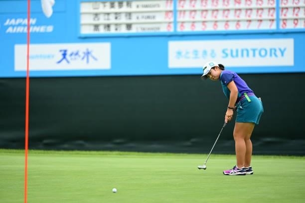 Miyuu Yamashita of Japan attempts a putt on the 18th green during the final round of the Ai Miyazato Suntory Ladies Open at Rokko Kokusai Golf Club...