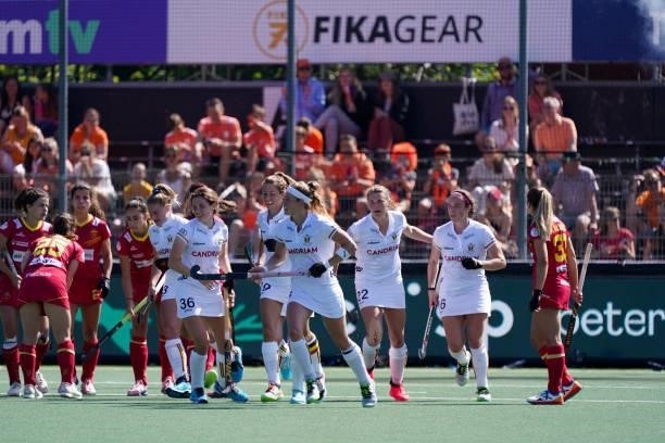 Abi Raye of Belgium celebrating her goal with her teammates during the Euro Hockey Championships Women match between Belgium and Spain at Wagener...