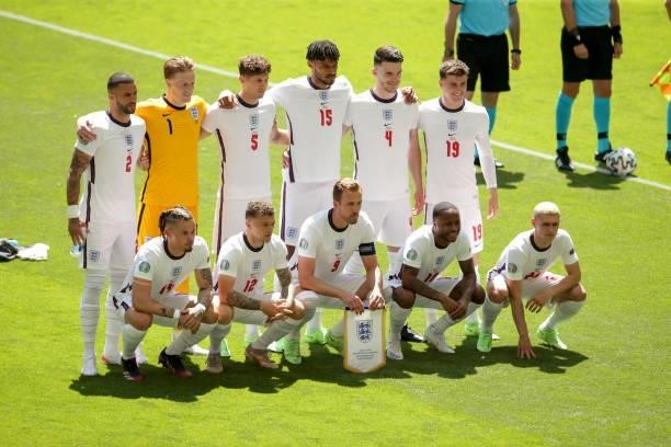 England team line-up before the UEFA Euro 2020 Championship Group D match between England and Croatia on June 13, 2021 in London, England.