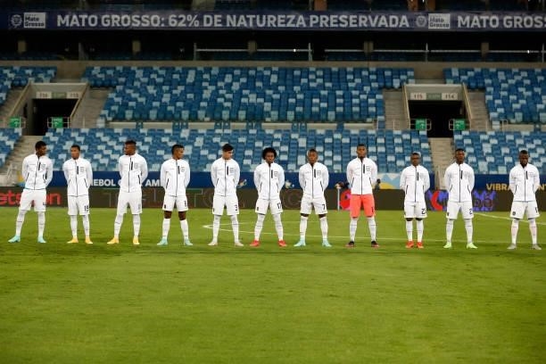 Players of Ecuador line up before a Group B match between Ecuador and Colombia at Arena Pantanal on June 13, 2021 in Cuiaba, Brazil.