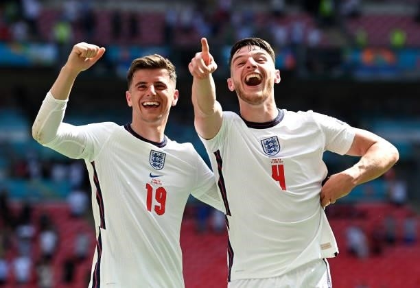 Mason Mount and Declan Rice of England celebrate after the UEFA Euro 2020 Championship Group D match between England and Croatia on June 13, 2021 in...