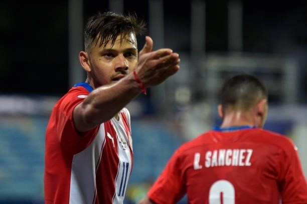 Angel Romero of Paraguay celebrates after scoring the second goal of his team during a Group A match between Paraguay and Bolivia at Estádio Olímpico...