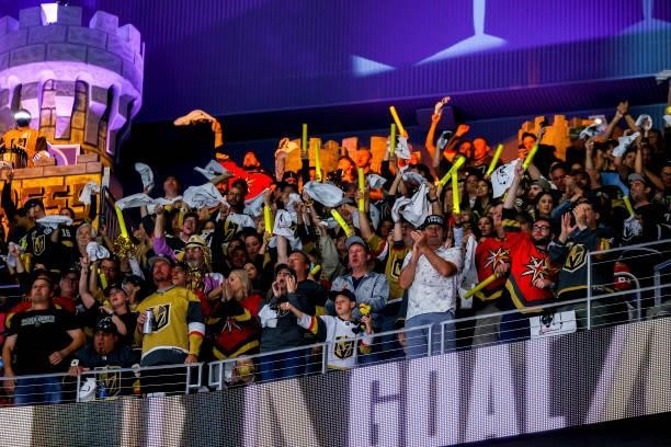 Fans celebrate a goal by Mattias Janmark of the Vegas Golden Knights against the Montreal Canadiens during the second period in Game One of the...