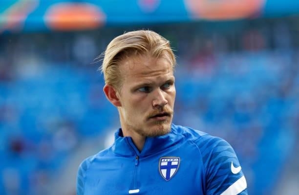 Joel Pohjanpalo of Finland looks on as he warms up prior to the UEFA Euro 2020 Championship Group B match between Finland and Russia at Saint...