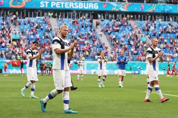 Paulus Arajuuri of Finland applauds the fans following defeat in the UEFA Euro 2020 Championship Group B match between Finland and Russia at Saint...