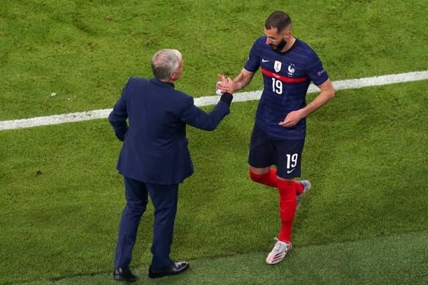 Coach Didier Deschamps, Karim Benzema of France during the UEFA Euro 2020 match between France and Germany at Allianz Arena on June 15, 2021 in...