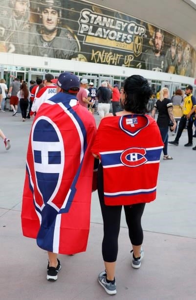 Montreal Canadiens fans Jesse Rice and Terri Thomas, both of Canada, arrive at Game Two of the Stanley Cup Semifinals during the 2021 Stanley Cup...