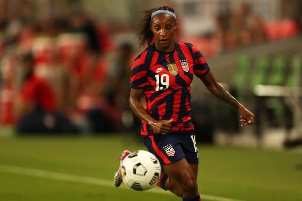 Crystal Dunn of United States controls the ball during the Summer Series game between United States and Nigeria at Q2 Stadium on June 16, 2021 in...